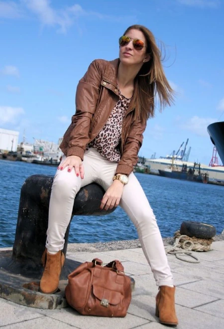 Look Gorgeous With A Women Brown Bomber Jacket