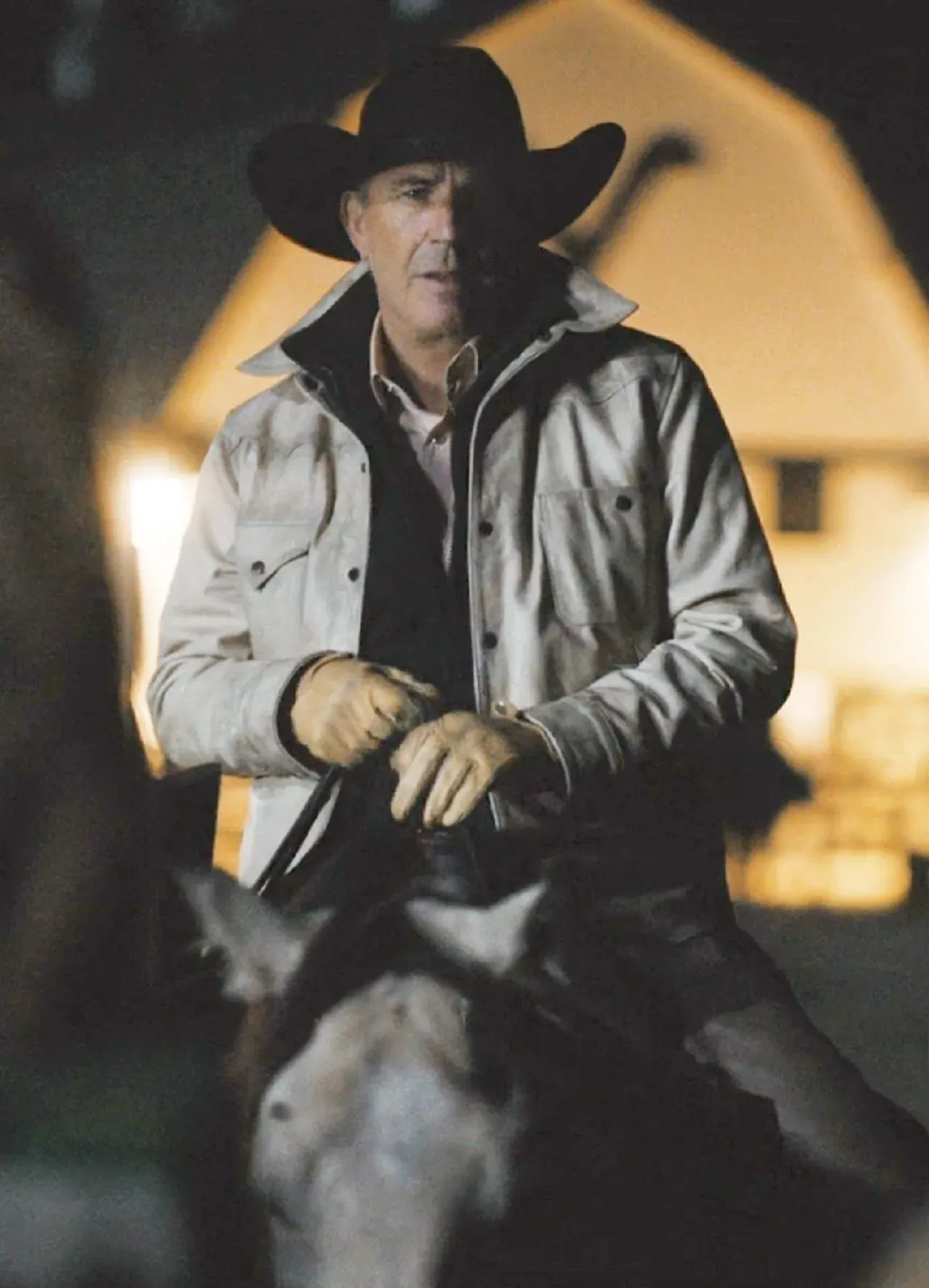 Yellowstone John Dutton White Jacket TheLeatherJacketer 002