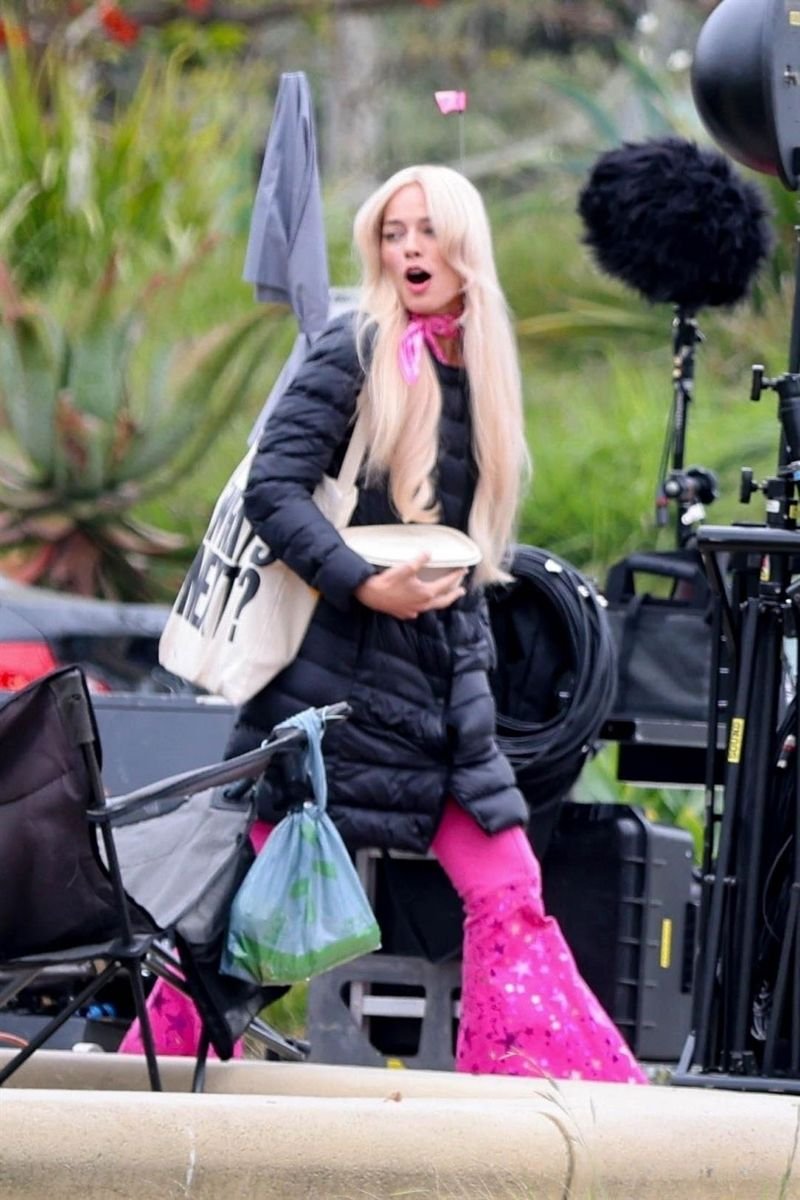 Margot Robbie Barbie Black Puffer Jacket - Image 3