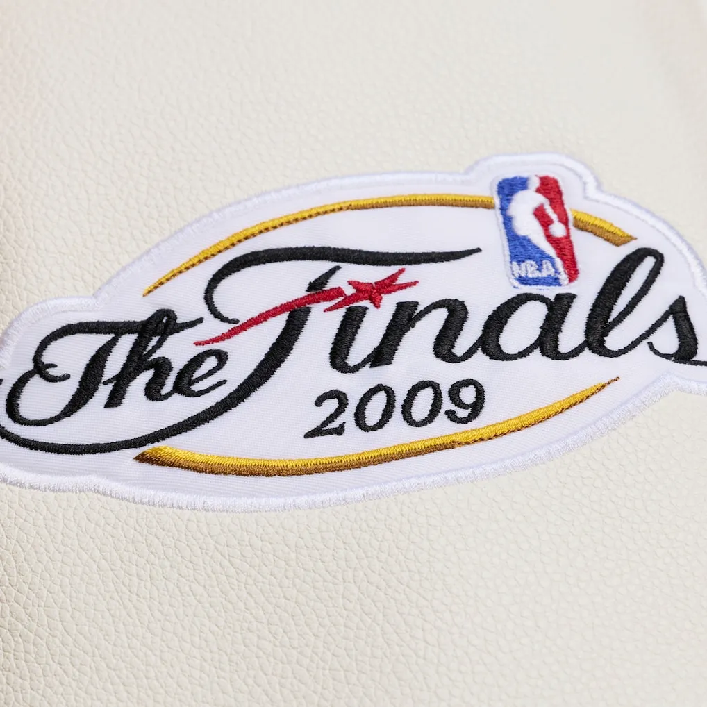 La lakers browncream dusted varsity sleeve logo