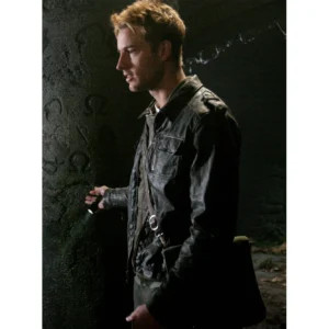 Oliver queen black leather jacket