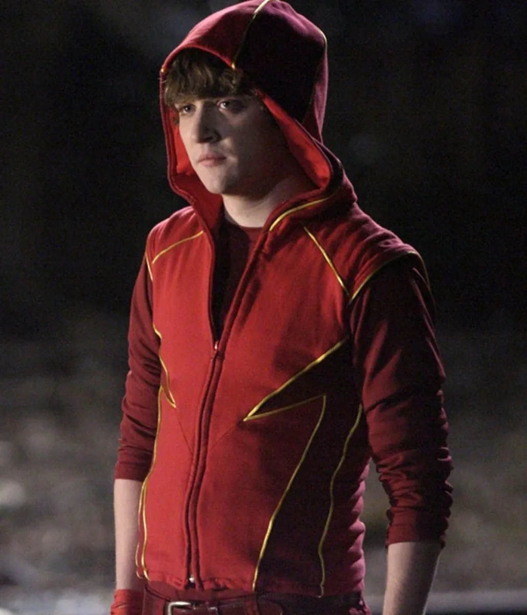 Smallville kyle gallner red hooded vest