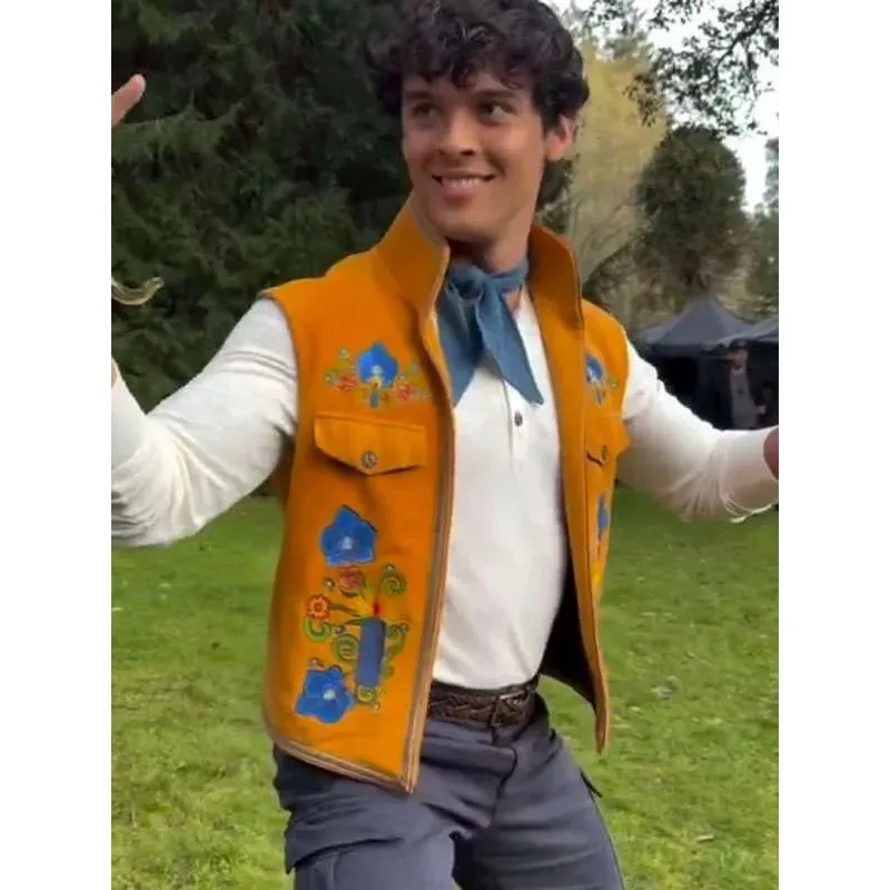 Luis madrigal vest