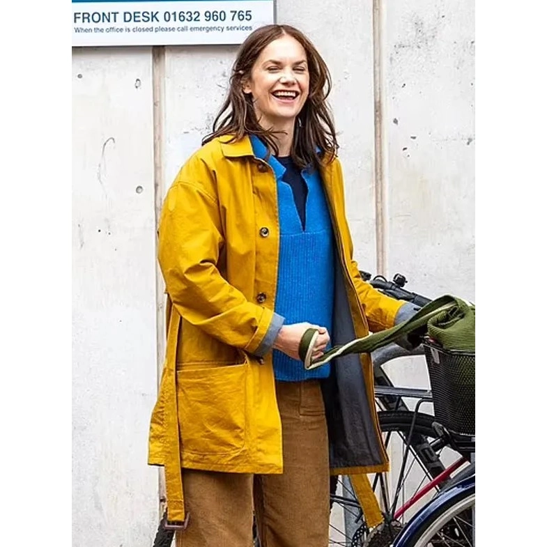 Sarah trafford yellow coat