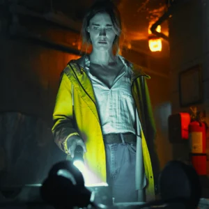 Mackenzie davis yellow coat