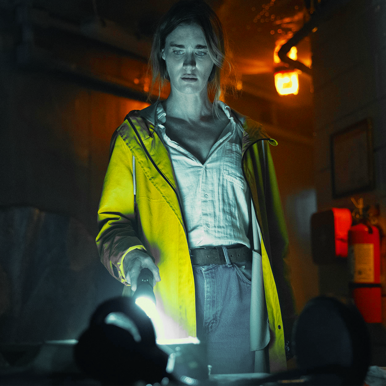 Mackenzie davis yellow coat